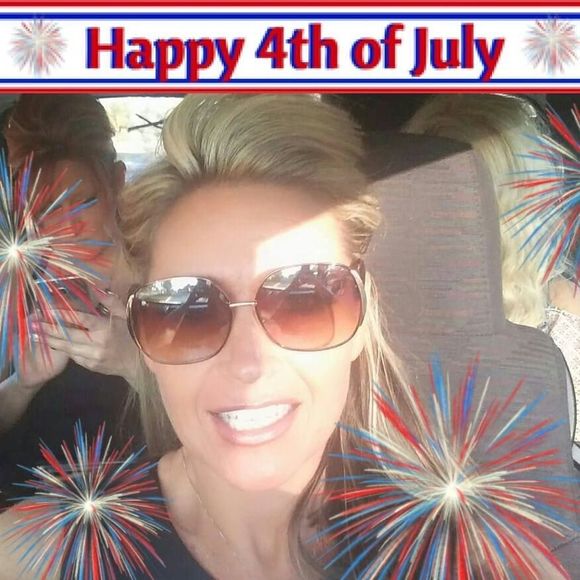 Meet your Posher, Brit - Picture 1 of 1